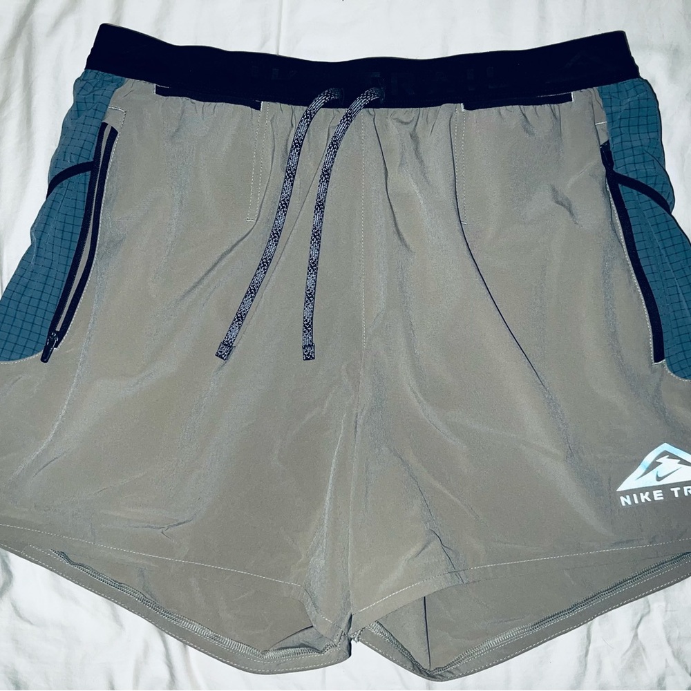 Nike Trail Men's Gray and Teal Athletic Shorts